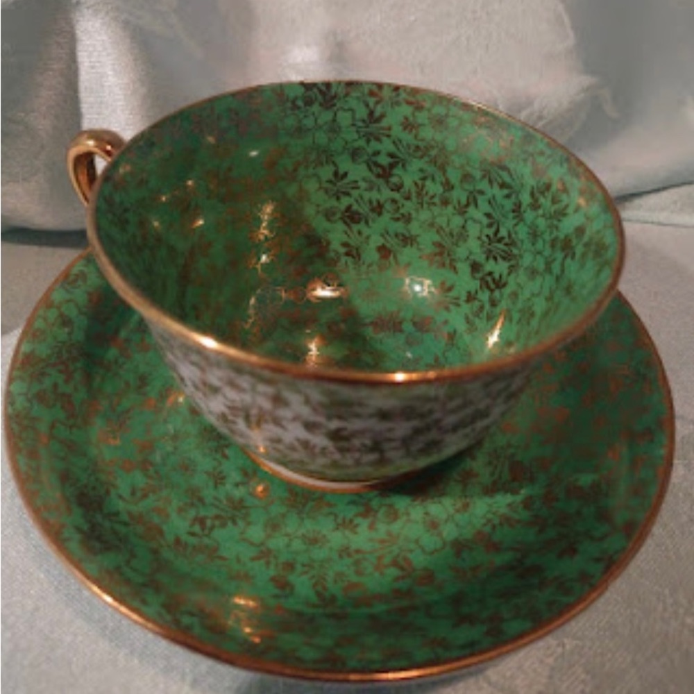 Collectors Dream Phoenix Bone China Antique 2-Tone Chintz Teacup and Saucer Set